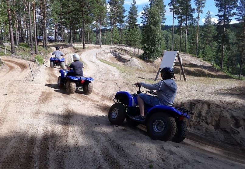 Fyrhjulingar på Zorbcenter — bild 2